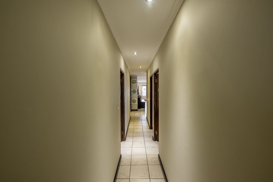3 Bedroom Property for Sale in Jakarandas Western Cape